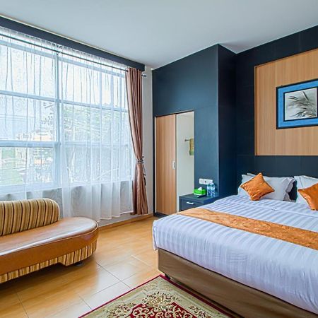 แกรนด์ อาเจห์ โฮเทล Hotel บันดาอาเจะห์ ภายนอก รูปภาพ