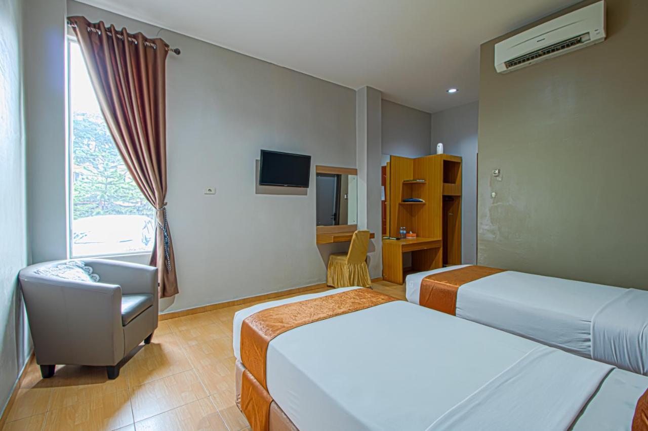 แกรนด์ อาเจห์ โฮเทล Hotel บันดาอาเจะห์ ภายนอก รูปภาพ